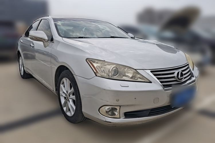 Used Lexus ES 2012 240 Special Limited Edition Front Right 45 Deg