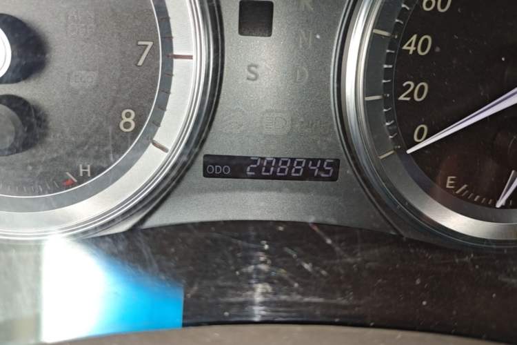 Used Lexus ES 2012 240 Special Limited Edition Odometer Close Up