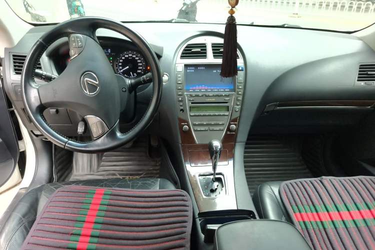 Used Lexus ES 2012 240 Special Limited Edition Center Console