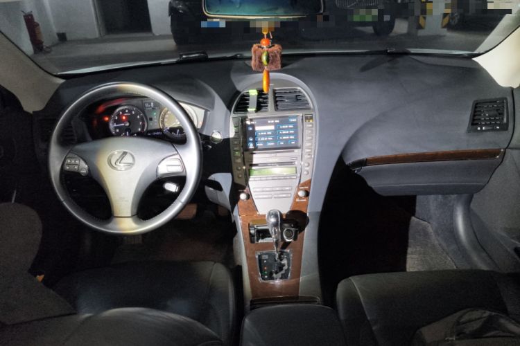 Used Lexus ES 2012 240 Special Limited Edition Center Console