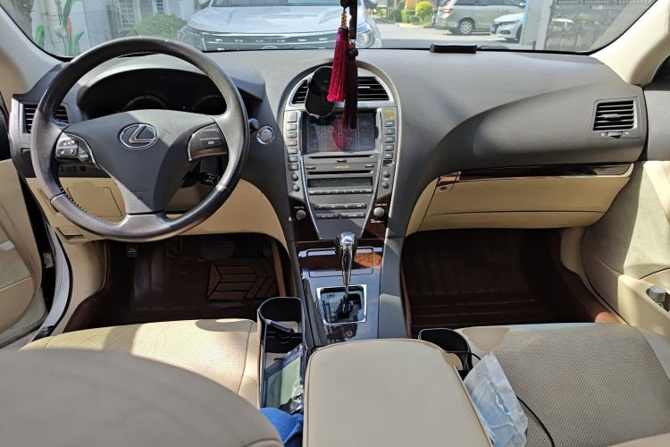 Used Lexus ES 2012 240 Special Limited Edition Center Console