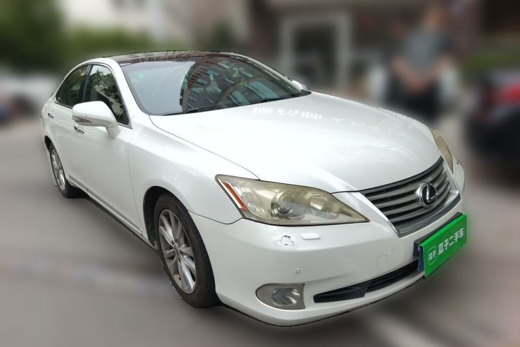 Used Lexus ES 2012 240 Special Limited Edition Front Right 45 Deg