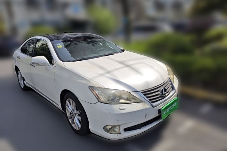 Used Lexus ES 2012 240 Special Limited Edition Front Right 45 Deg