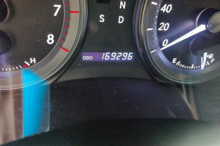 Used Lexus ES 2012 240 Special Limited Edition Odometer Close Up