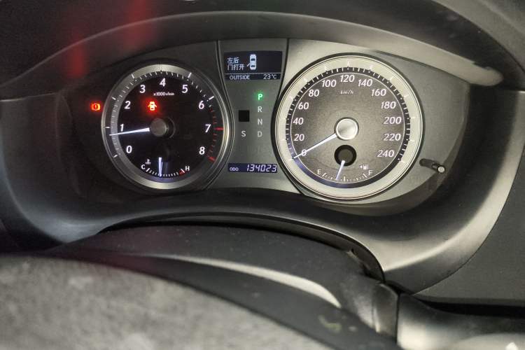 Used Lexus ES 2012 240 Special Limited Edition Odometer Close Up