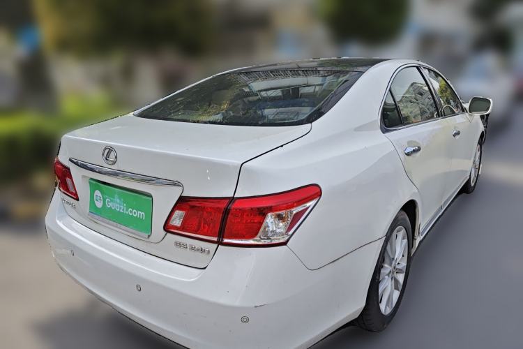Used Lexus ES 2012 240 Special Limited Edition Rear Right 45 Deg