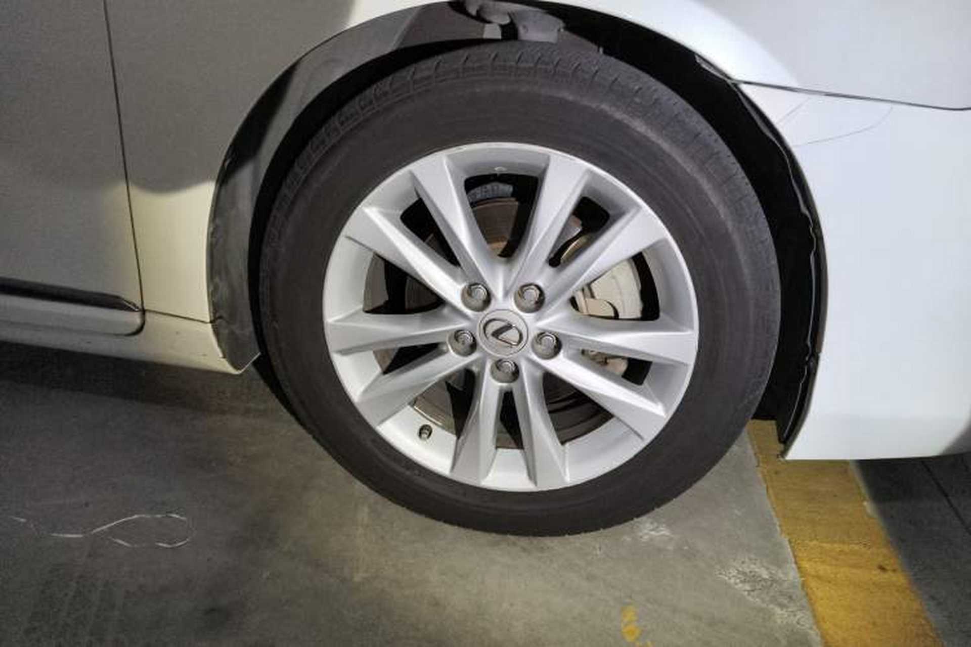 Used Lexus ES 2012 240 Special Limited Edition Right Front Wheel Hub
