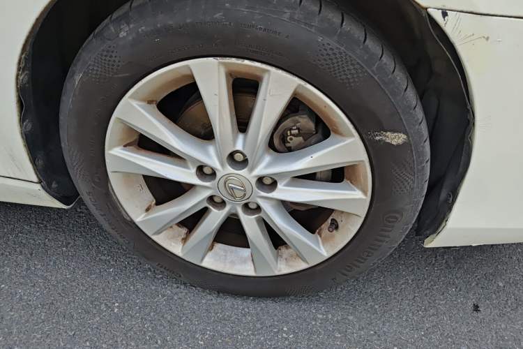 Used Lexus ES 2012 240 Special Limited Edition Right Front Wheel Hub