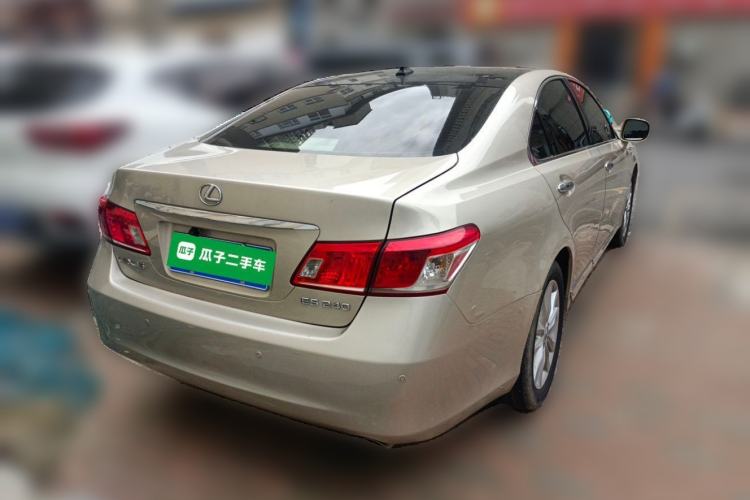 Used Lexus ES 2012 240 Special Limited Edition Rear Right 45 Deg