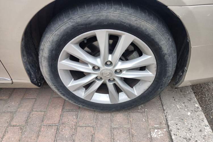 Used Lexus ES 2012 240 Special Limited Edition Right Front Wheel Hub
