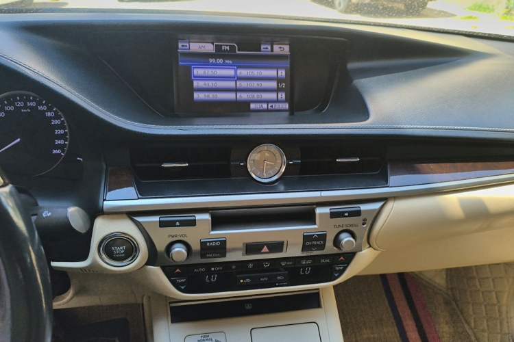 Used Lexus ES 2013 250 Elegant Edition Audio And AC Panel