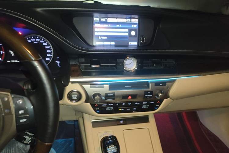 Used Lexus ES 2013 250 Elegant Edition Audio And AC Panel