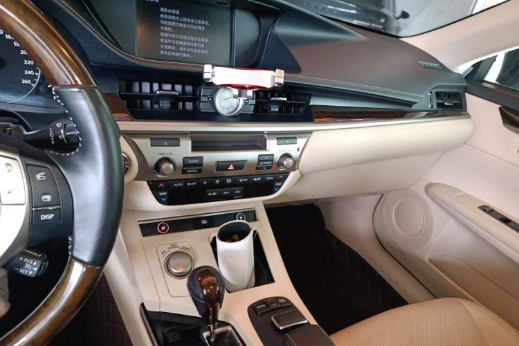 Used Lexus ES 2013 250 Elegant Edition Audio And AC Panel