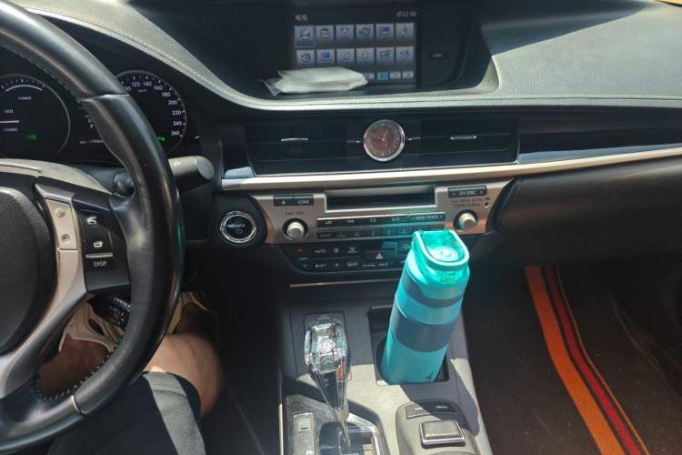 Used Lexus ES 2013 300h Elite Edition Audio And AC Panel