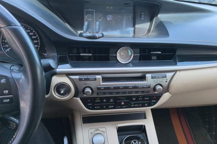Used Lexus ES 2013 250 Elite Edition Audio And AC Panel