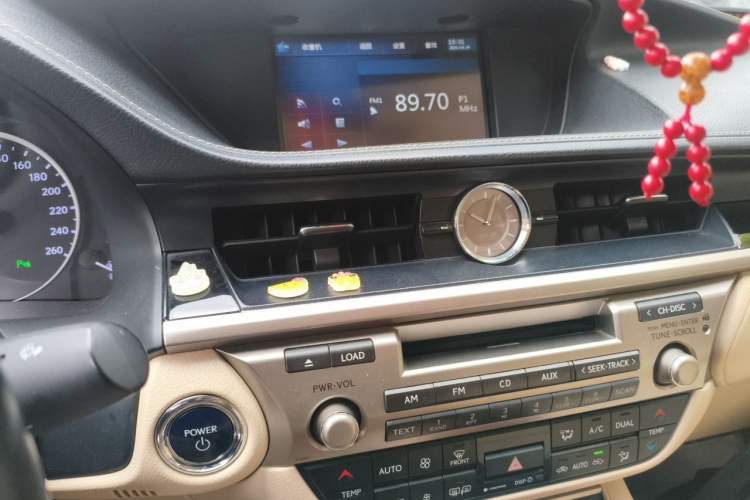 Used Lexus ES 2013 300h Elite Edition Audio And AC Panel