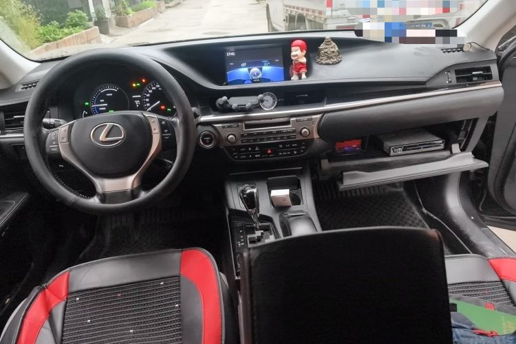 Used Lexus ES 2013 300h Elite Edition Center Console