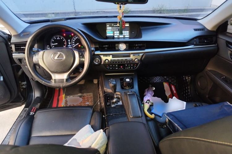 Used Lexus ES 2013 250 Elite Edition Center Console