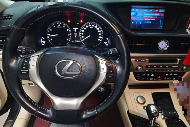 Used Lexus ES 2013 250 Elite Edition Center Console