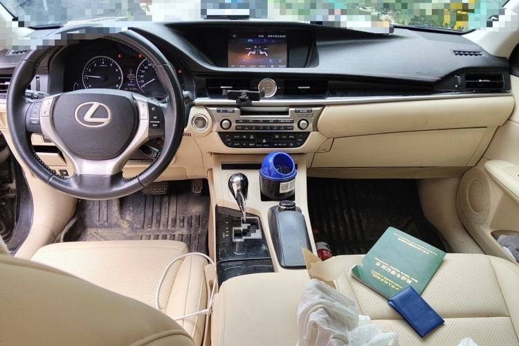 Used Lexus ES 2013 250 Elite Edition Center Console