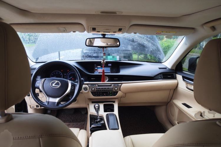 Used Lexus ES 2013 250 Elite Edition Center Console