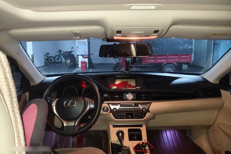 Used Lexus ES 2013 250 Elite Edition Center Console