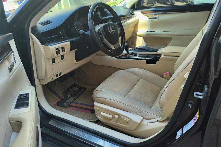 Used Lexus ES 2013 250 Elegant Edition Driver Seat