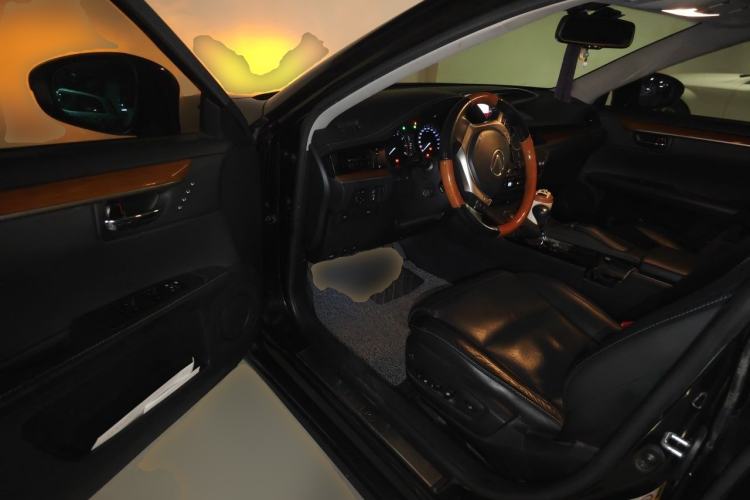 Used Lexus ES 2013 250 Elegant Edition Driver Seat