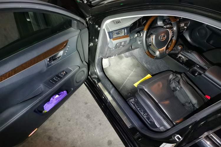 Used Lexus ES 2013 250 Elegant Edition Driver Seat