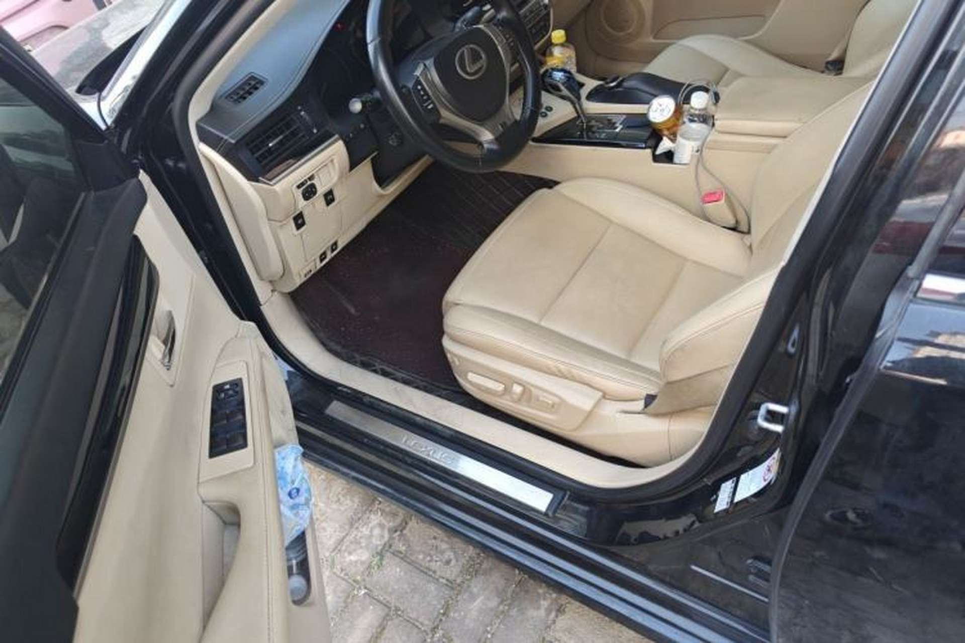 Used Lexus ES 2013 300h Elite Edition Driver Seat