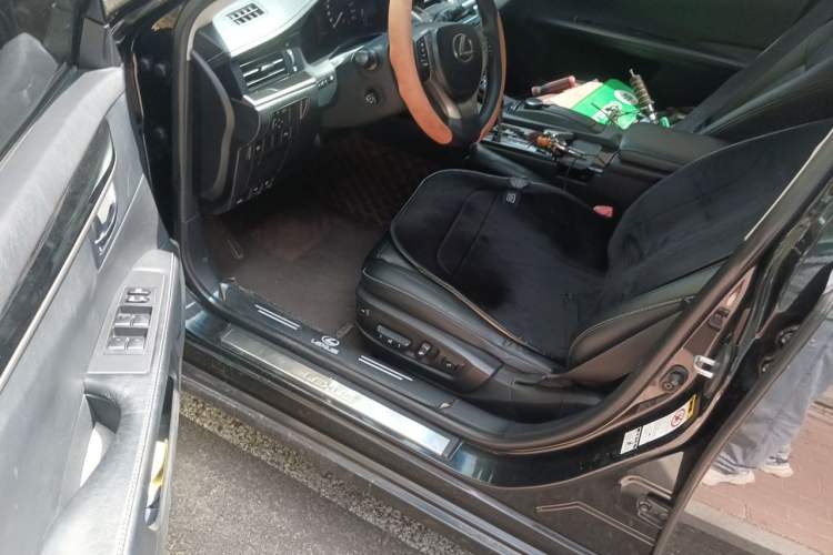 Used Lexus ES 2013 300h Elite Edition Driver Seat