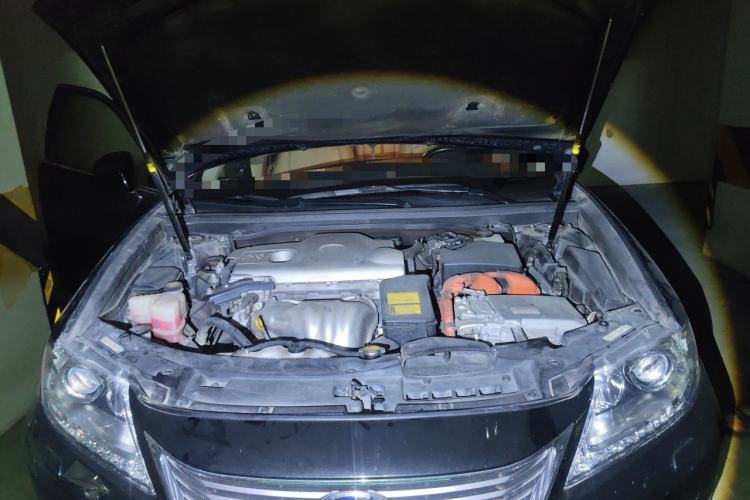 Used Lexus ES 2013 300h Elite Edition Engine Bay
