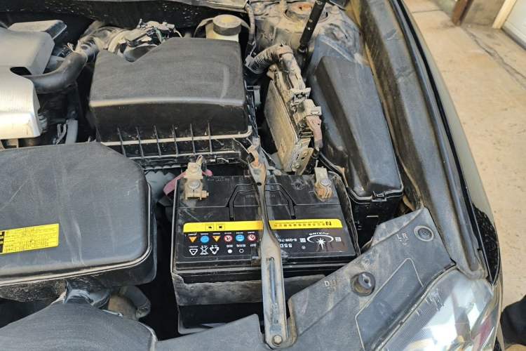 Used Lexus ES 2013 250 Elegant Edition Engine Bay Left