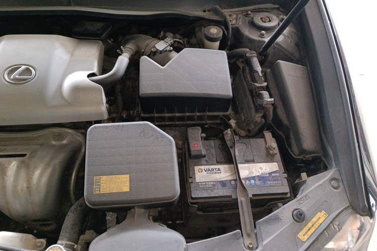 Used Lexus ES 2013 250 Elegant Edition Engine Bay Left