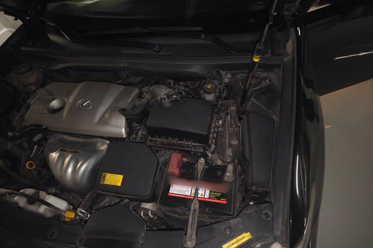 Used Lexus ES 2013 250 Elegant Edition Engine Bay Left