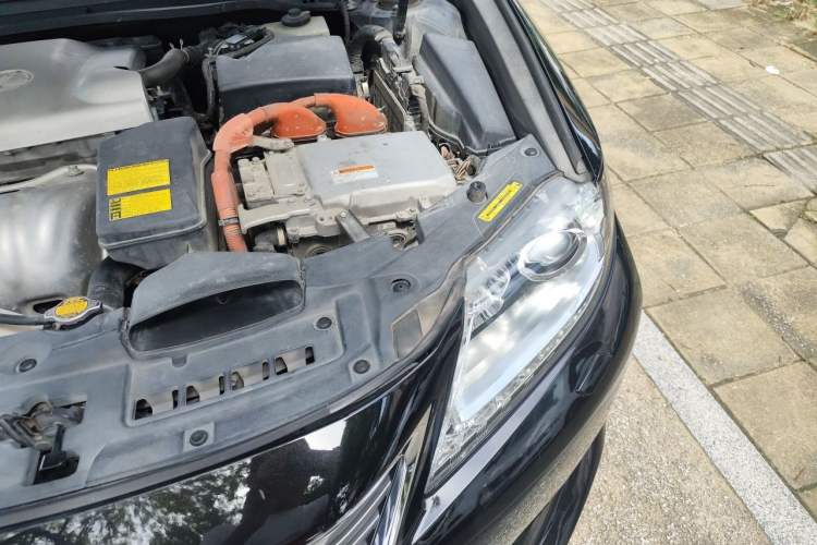 Used Lexus ES 2013 300h Elite Edition Engine Bay Left