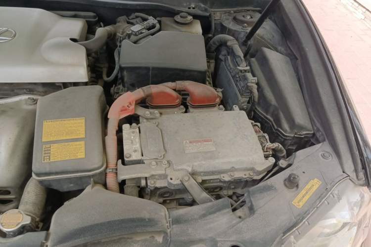 Used Lexus ES 2013 300h Elite Edition Engine Bay Left