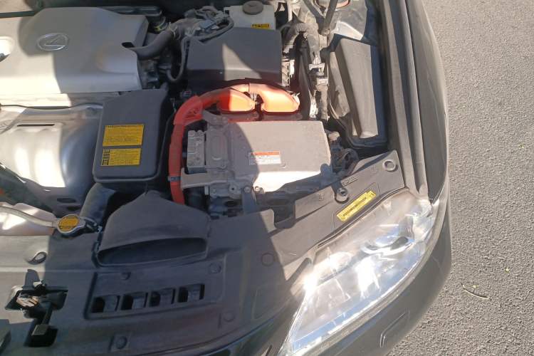 Used Lexus ES 2013 300h Elite Edition Engine Bay Left
