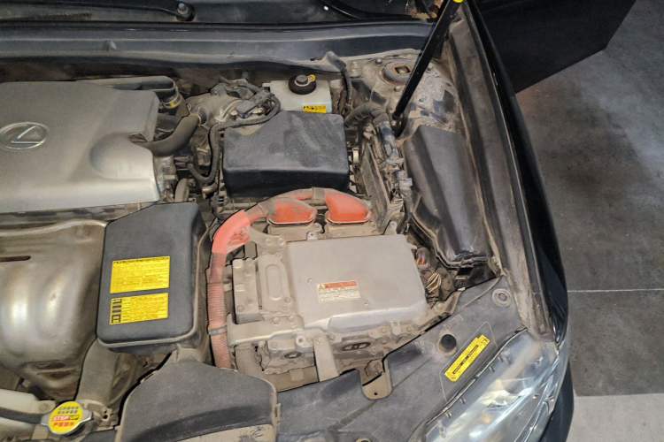 Used Lexus ES 2013 300h Elite Edition Engine Bay Left