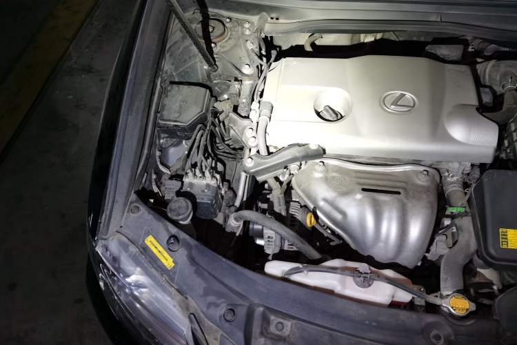 Used Lexus ES 2013 250 Elegant Edition Engine Bay Right