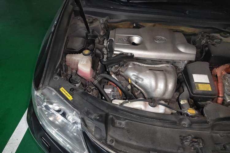 Used Lexus ES 2013 300h Elite Edition Engine Bay Right