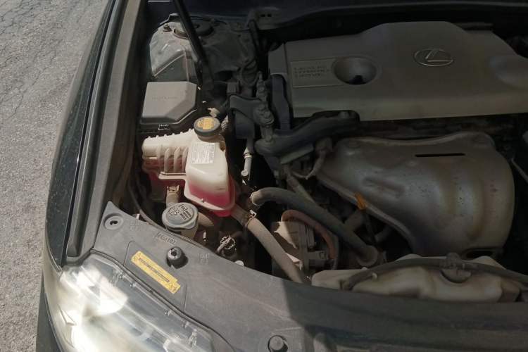 Used Lexus ES 2013 300h Elite Edition Engine Bay Right