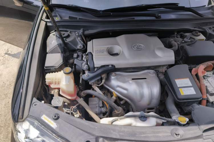 Used Lexus ES 2013 300h Elite Edition Engine Bay Right