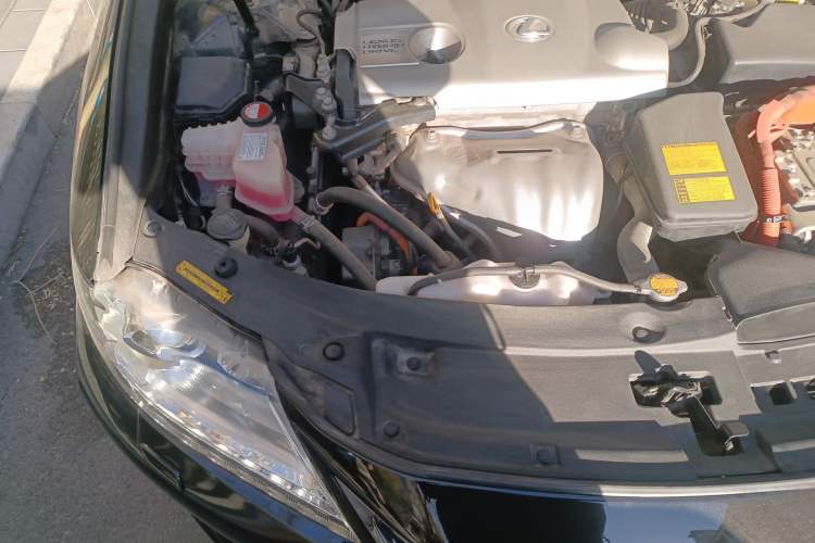 Used Lexus ES 2013 300h Elite Edition Engine Bay Right