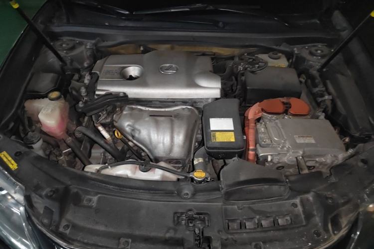 Used Lexus ES 2013 300h Elite Edition Engine Bay