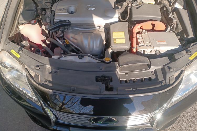 Used Lexus ES 2013 300h Elite Edition Engine Bay
