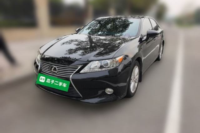 Ojetý Lexus ES 2013 250 Elite Edition