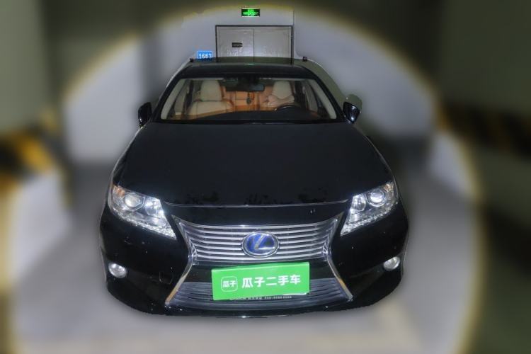 Used Lexus ES 2013 300h Elite Edition Front