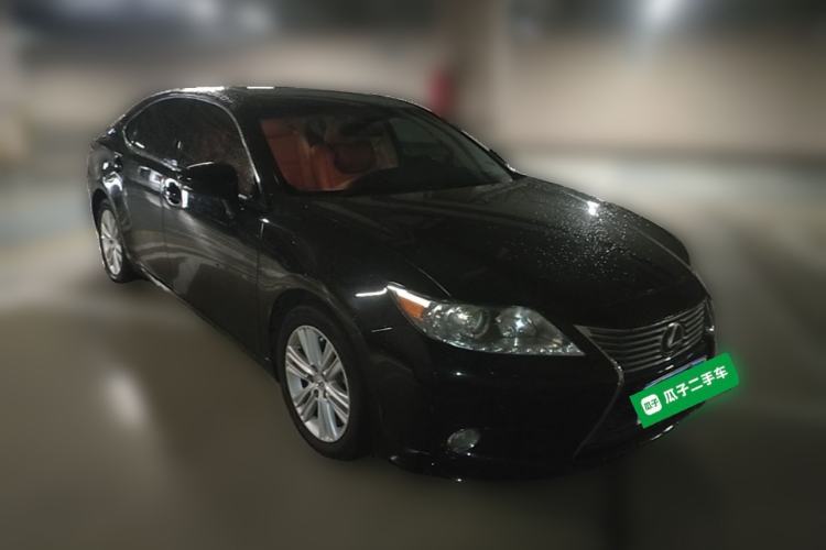 Used Lexus ES 2013 250 Elegant Edition Front Right 45 Deg