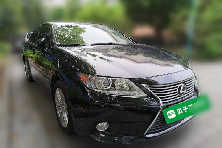 Used Lexus ES 2013 250 Elite Edition Front Right 45 Deg